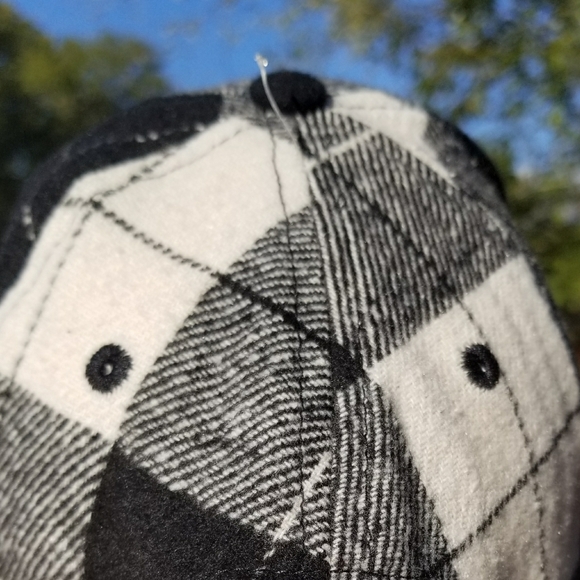 Plaid cap black and white - Picture 5 of 6